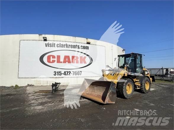 CAT 908M Pyöräkuormaajat