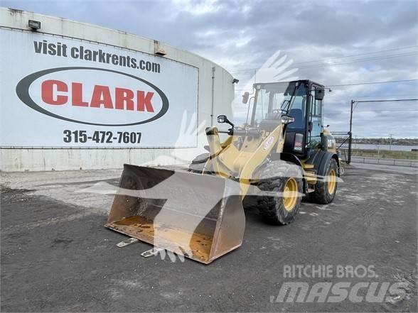 CAT 908M Pyöräkuormaajat