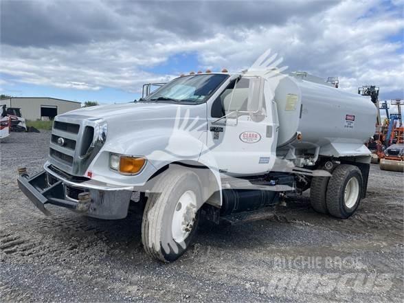 Ford F750 XL Vesisäiliöautot