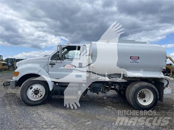 Ford F750 XL Vesisäiliöautot