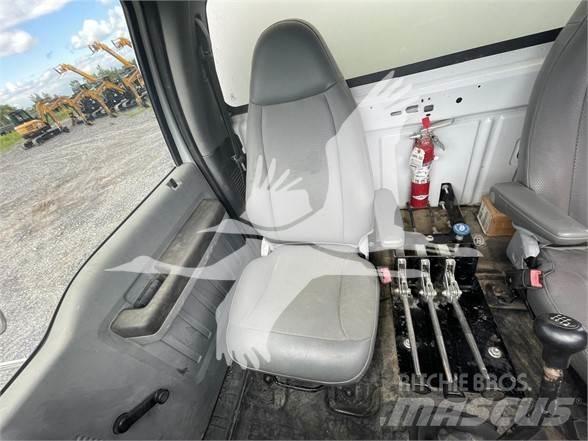 Ford F750 XL Vesisäiliöautot