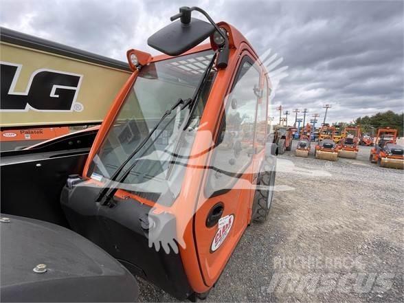 JLG 742 Kurottajat