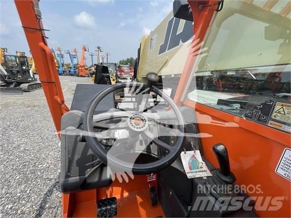 JLG G12-55A Kurottajat