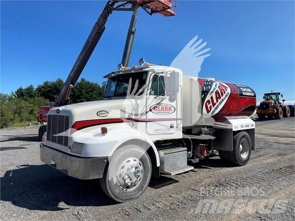 Peterbilt 330 Vesisäiliöautot