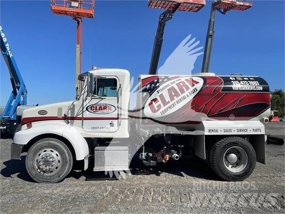 Peterbilt 330 Vesisäiliöautot