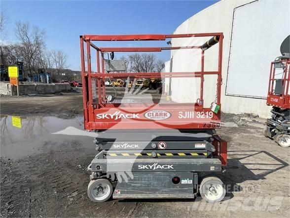 SkyJack SJ3219 Saksilavat