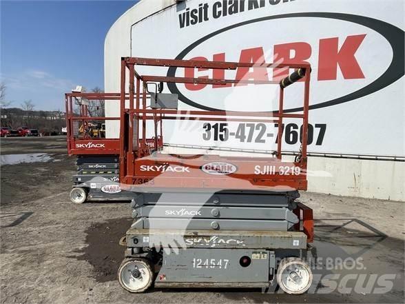 SkyJack SJ3219 Saksilavat