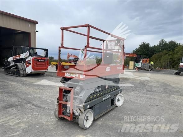 SkyJack SJ3226 Saksilavat