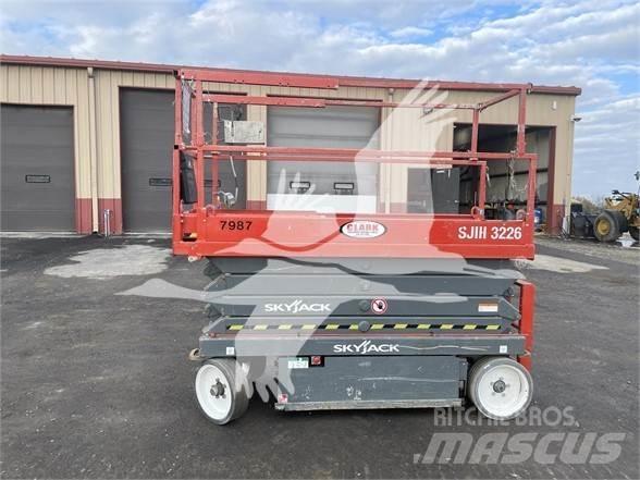 SkyJack SJ3226 Saksilavat