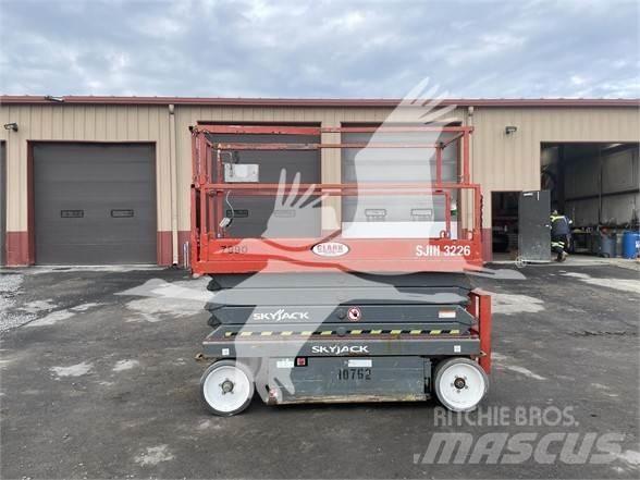 SkyJack SJ3226 Saksilavat