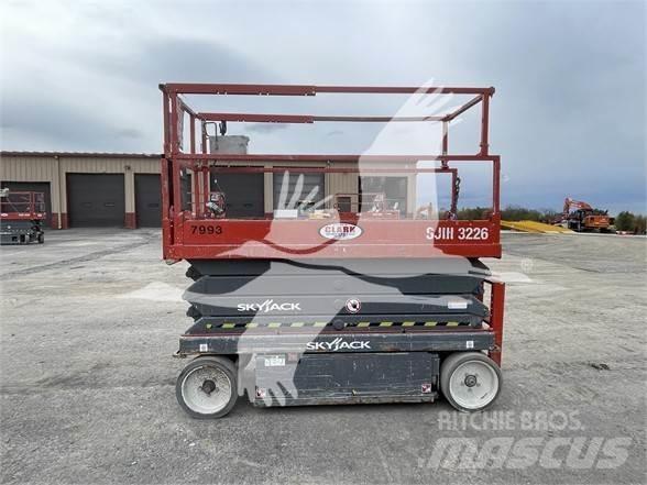 SkyJack SJ3226 Saksilavat