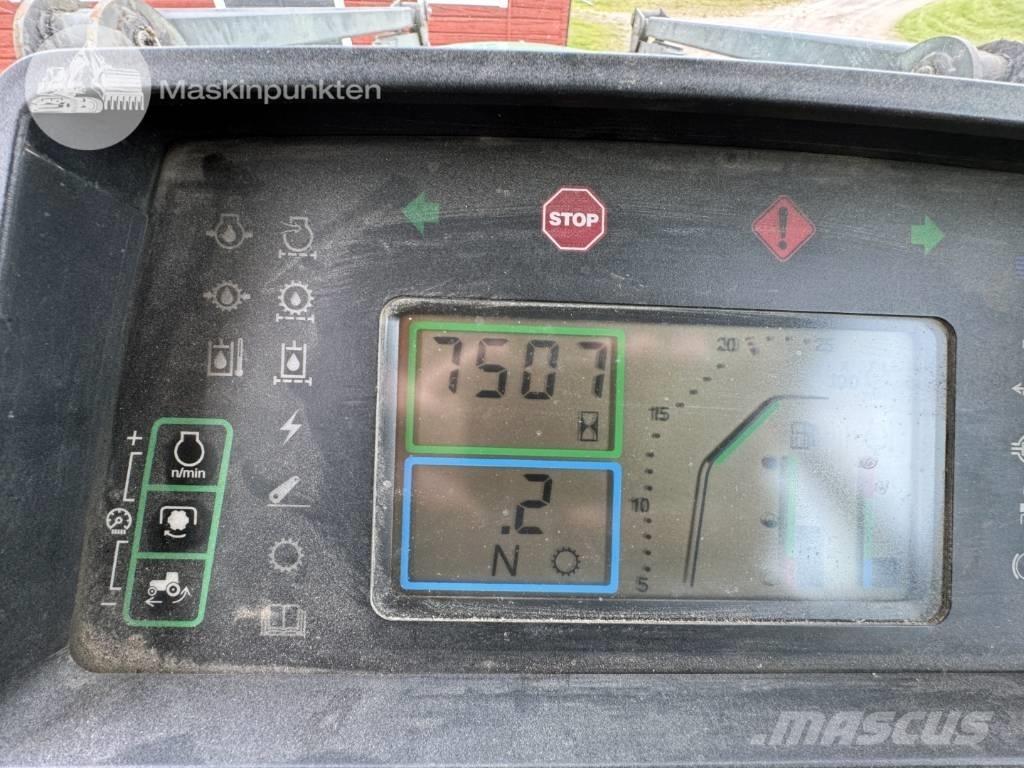 John Deere 7600 Traktorit