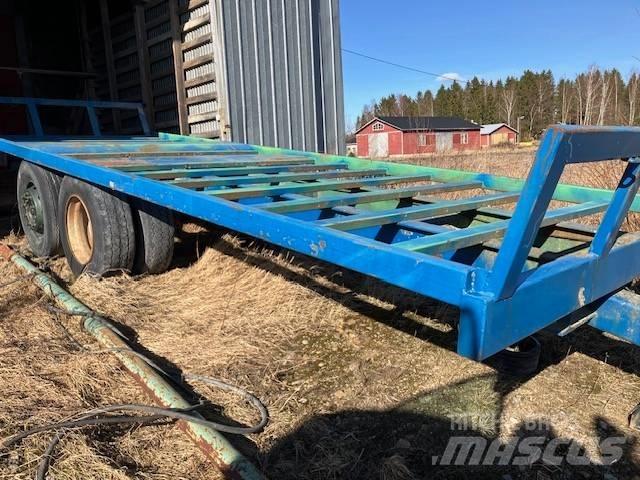 PAALIKÄRRY Paalivaunut