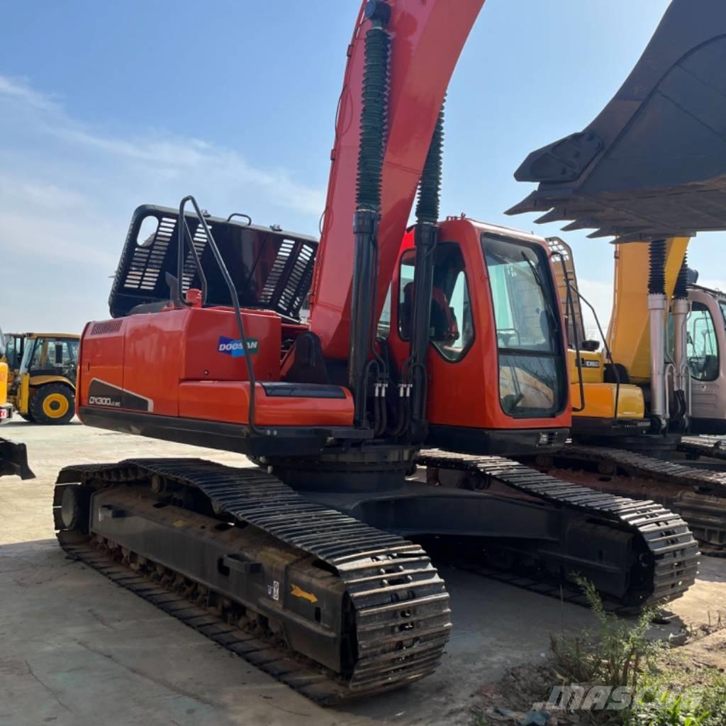 Doosan DX 300 Telakaivukoneet