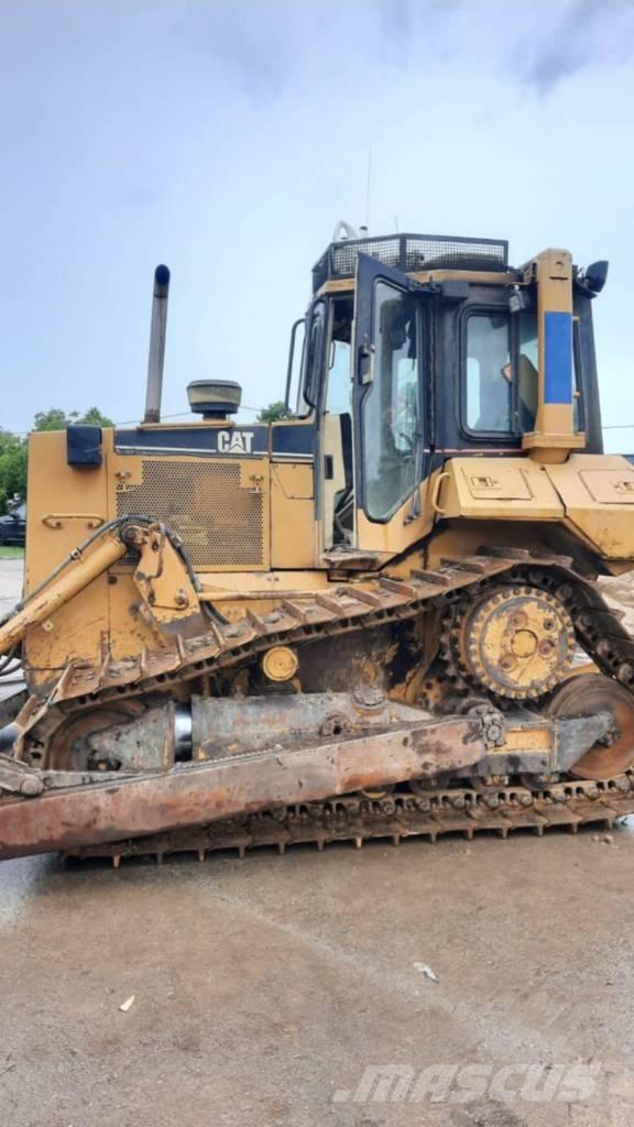 CAT D 6 M XL Telaketjupuskutraktorit