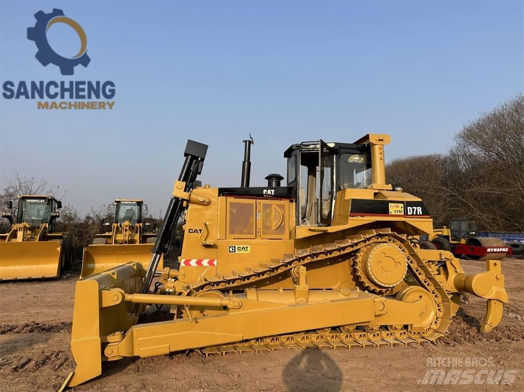 CAT D7R Telaketjupuskutraktorit