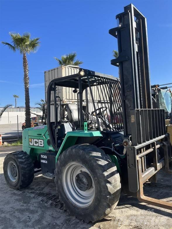 JCB 930 Maastotrukit