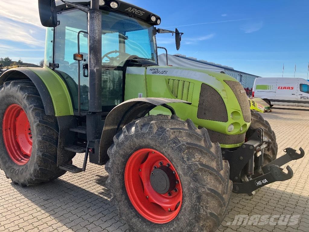 CLAAS Ares 697 ATZ Traktorit