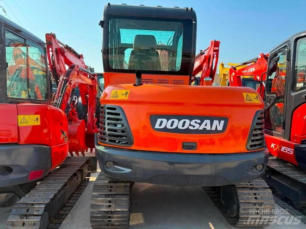 Doosan DX 60 Minikaivukoneet < 7t
