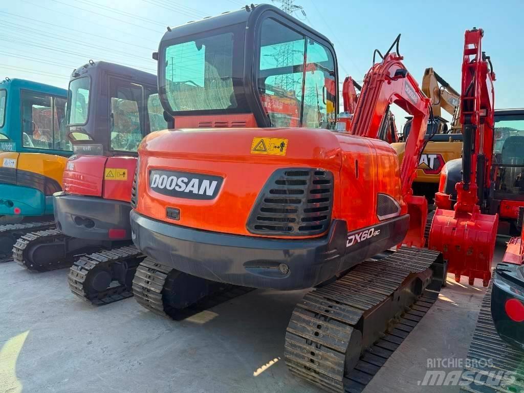 Doosan DX 60 Minikaivukoneet < 7t