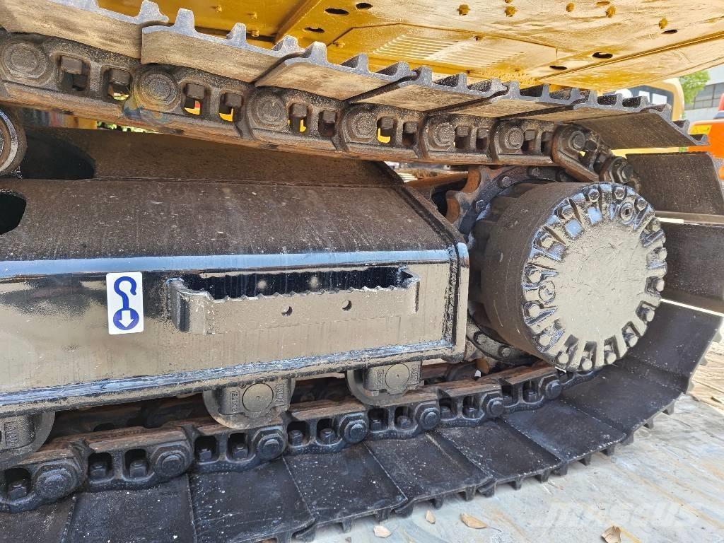 CAT 320 D Telakaivukoneet