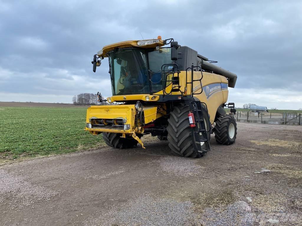 New Holland CX 8090 Leikkuupuimurit