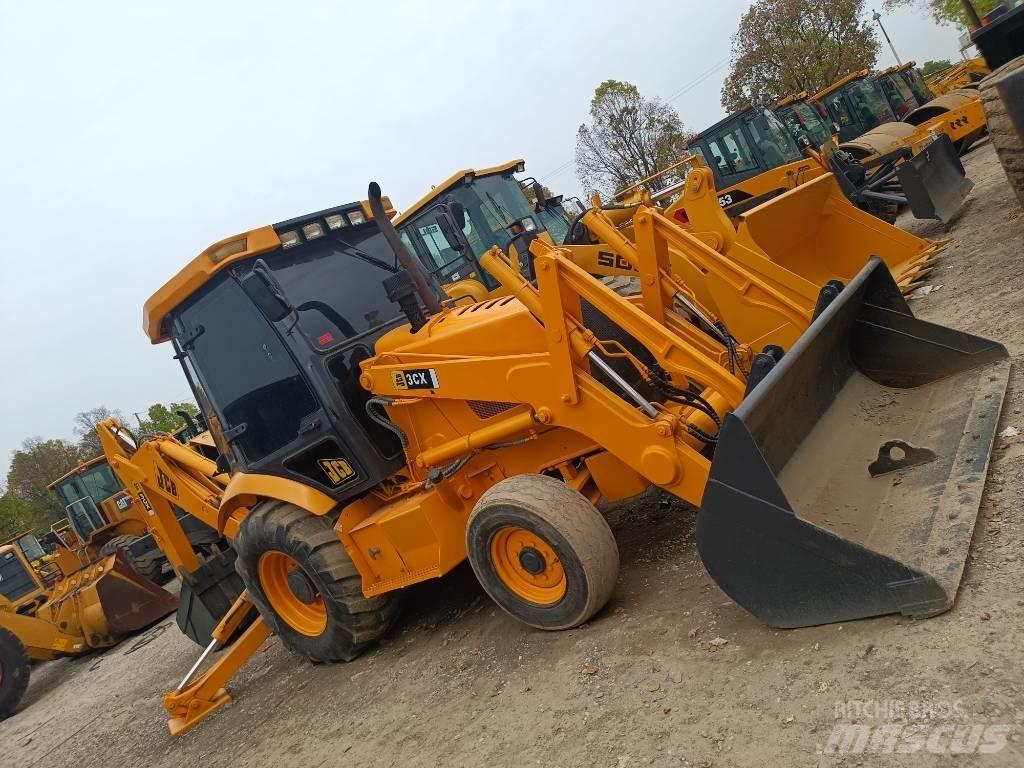 JCB 3 CX Pyöräkuormaajat