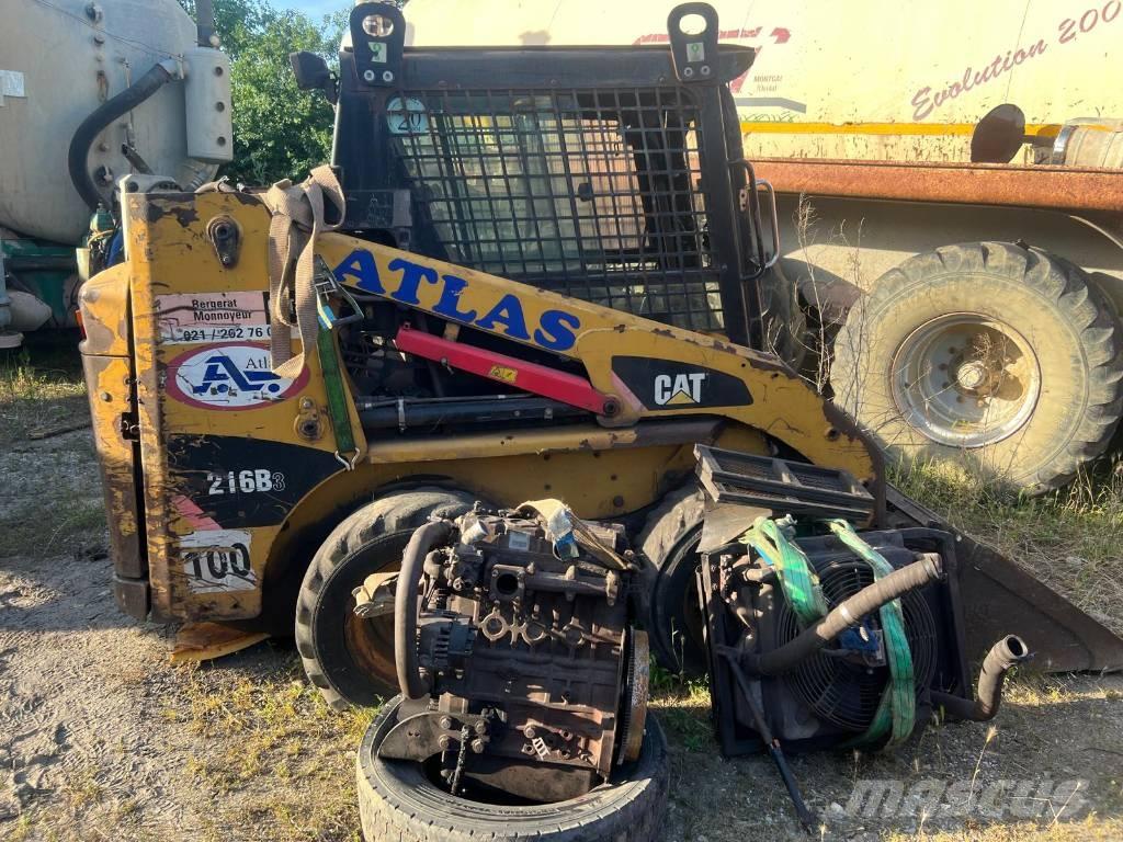 CAT 216 B 3 Ohjaamo ja sisusta