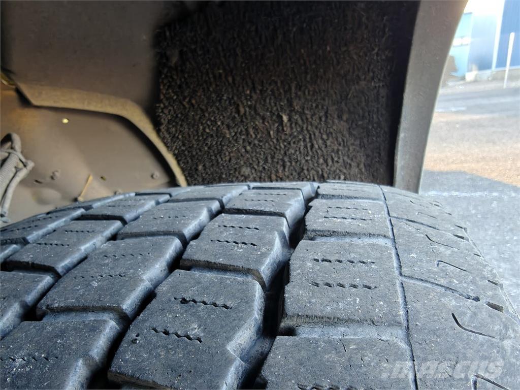 Scania P320 Nosturiautot