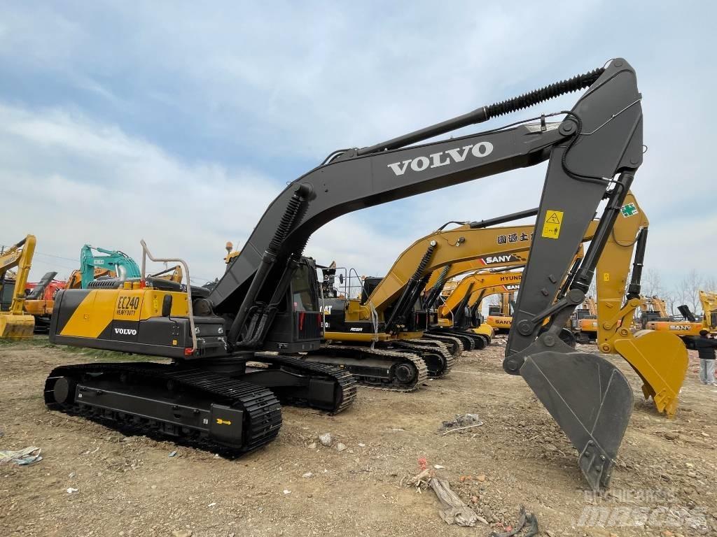Volvo EC 240 Telakaivukoneet