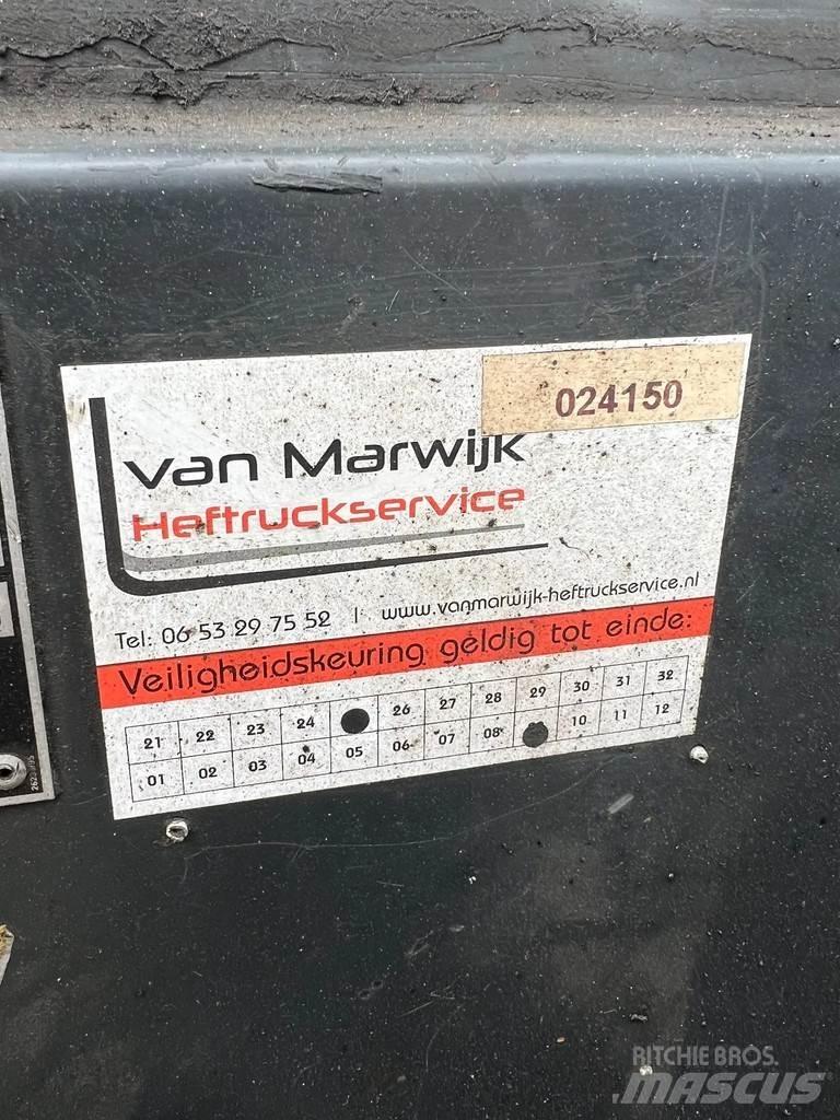 Linde E30-01 Sähkötrukit