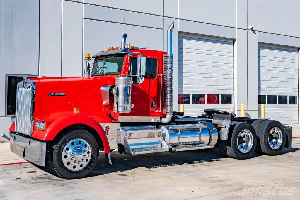 Kenworth W 900 Vetopöytäautot