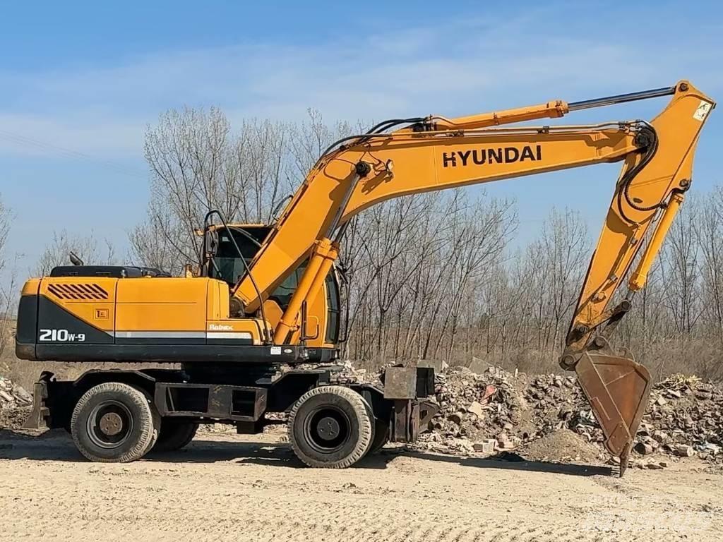Hyundai R210W-9 Pyöräkaivukoneet
