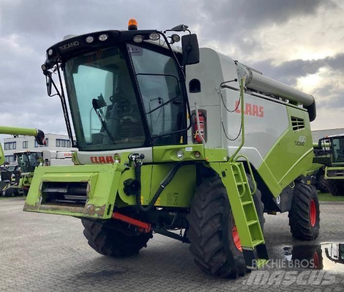 CLAAS TUCANO 430 Leikkuupuimurit