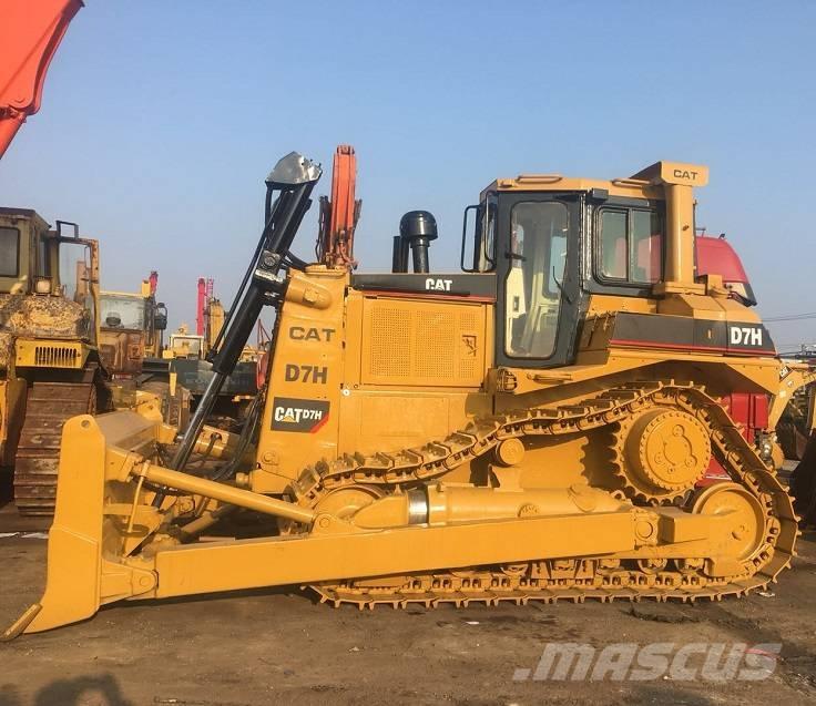 CAT D7H Telaketjupuskutraktorit