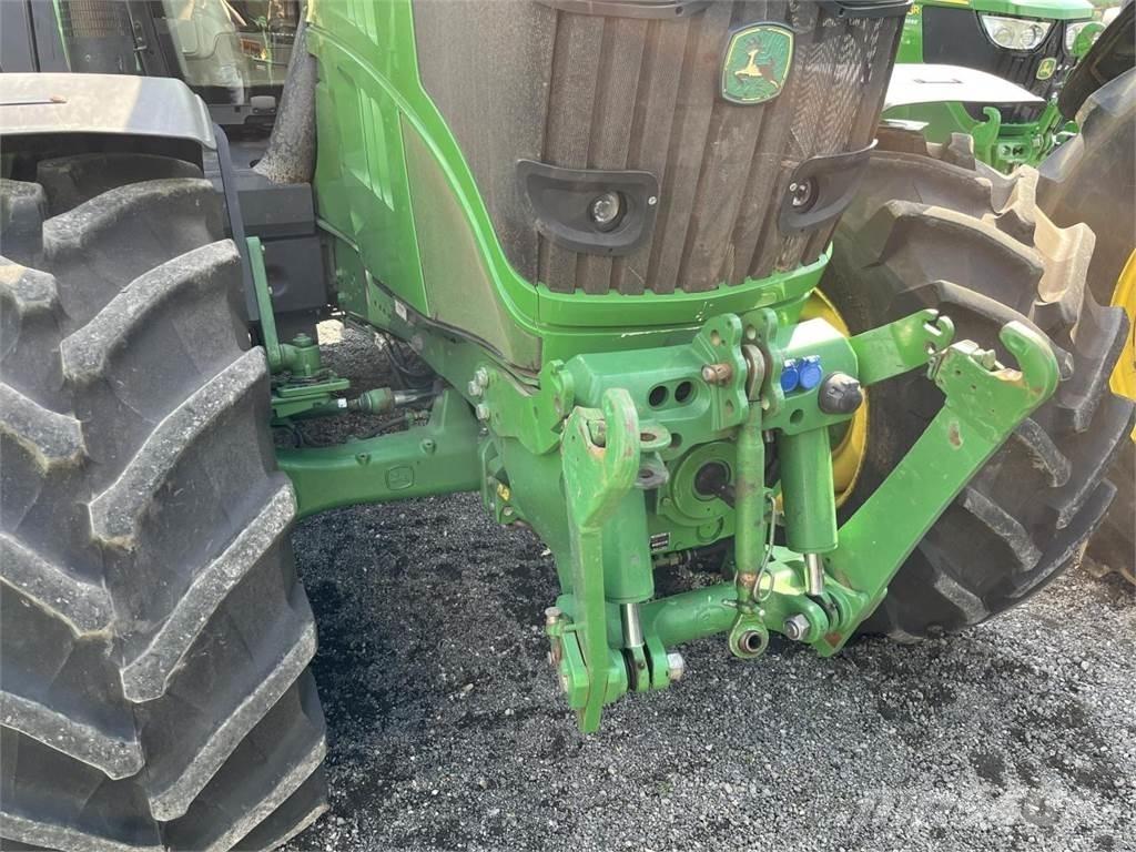 John Deere 6210R Traktorit