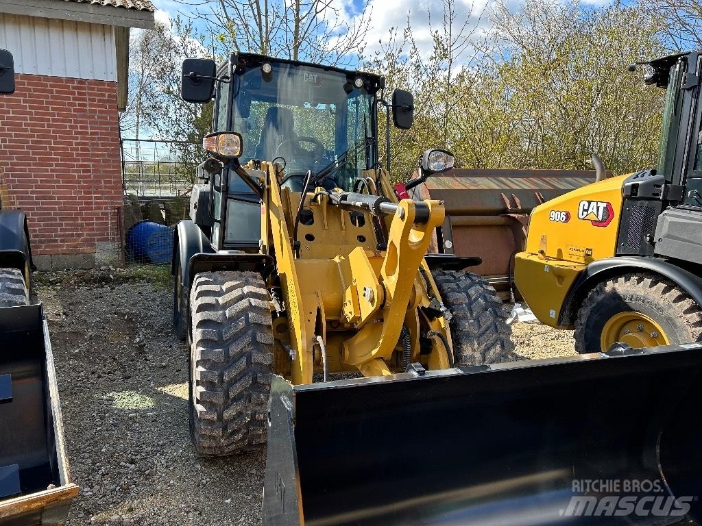 CAT 906 Pyöräkuormaajat