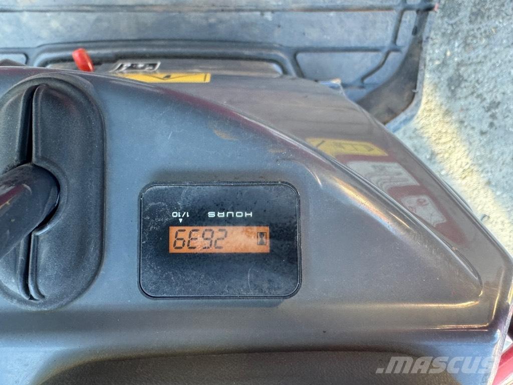 Yanmar SV08 (1E826) Minikaivukoneet < 7t