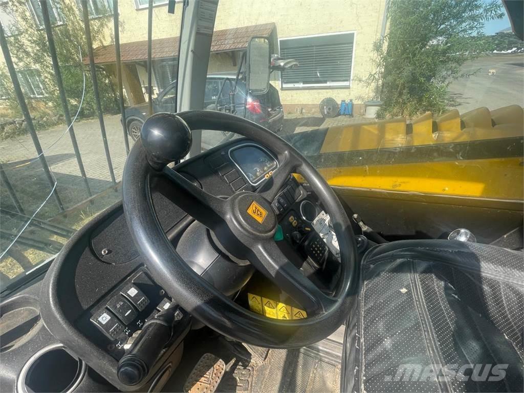 JCB 531-70 Maatalouskurottajat