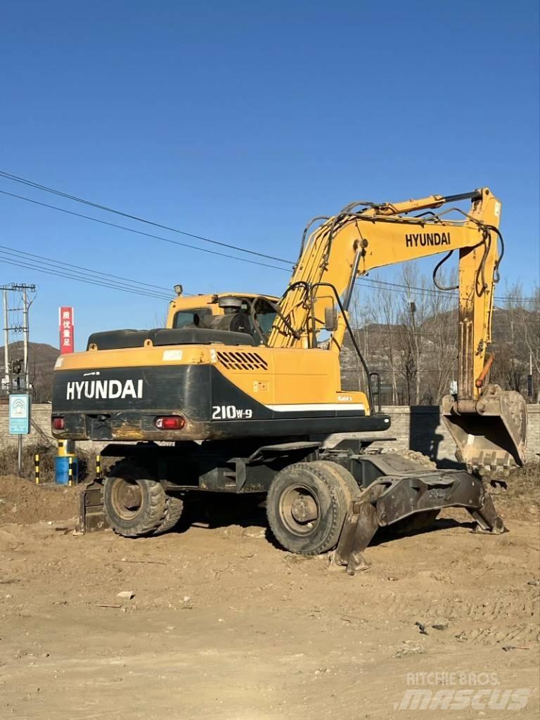 Hyundai R210W-9 Pyöräkaivukoneet