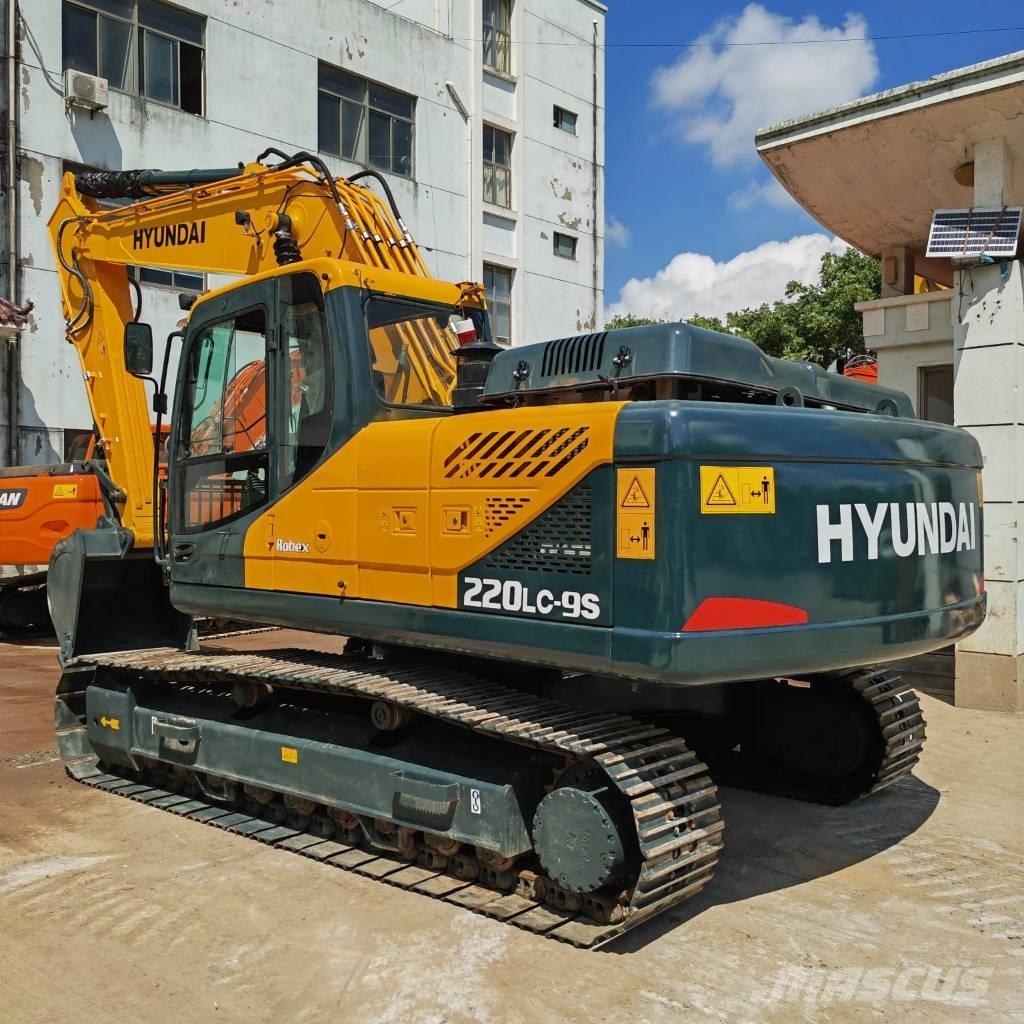 Hyundai R220LC-9S Telakaivukoneet