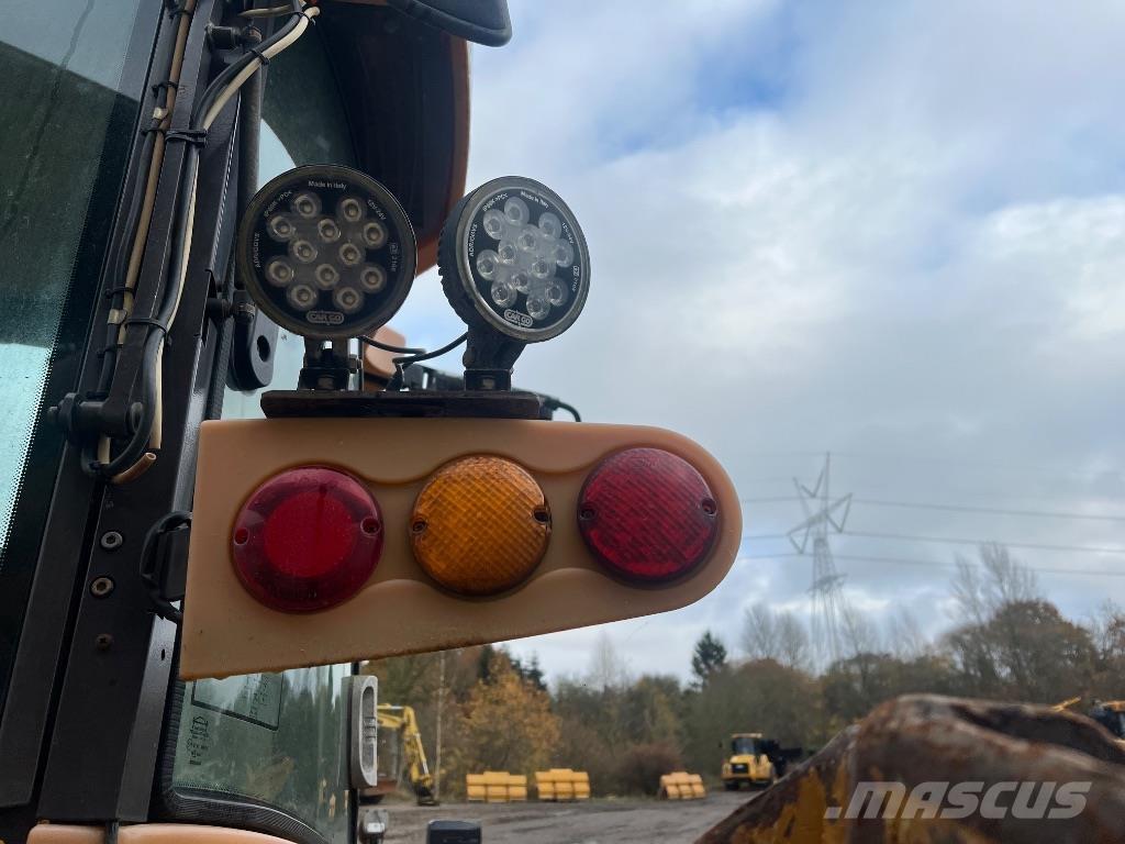 Hydrema 926D Kaivurikuormaajat