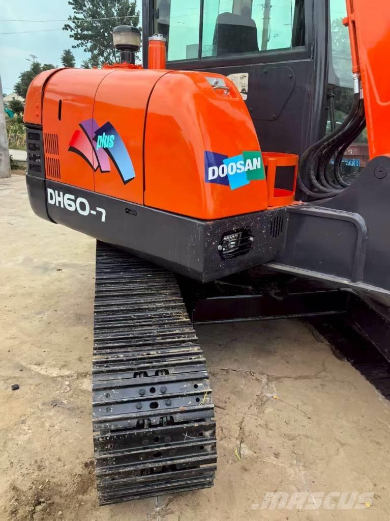 Doosan DH 60 Minikaivukoneet < 7t