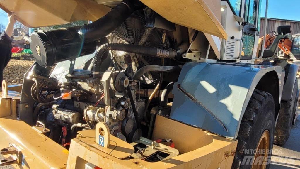 Liebherr L 534 Pyöräkuormaajat
