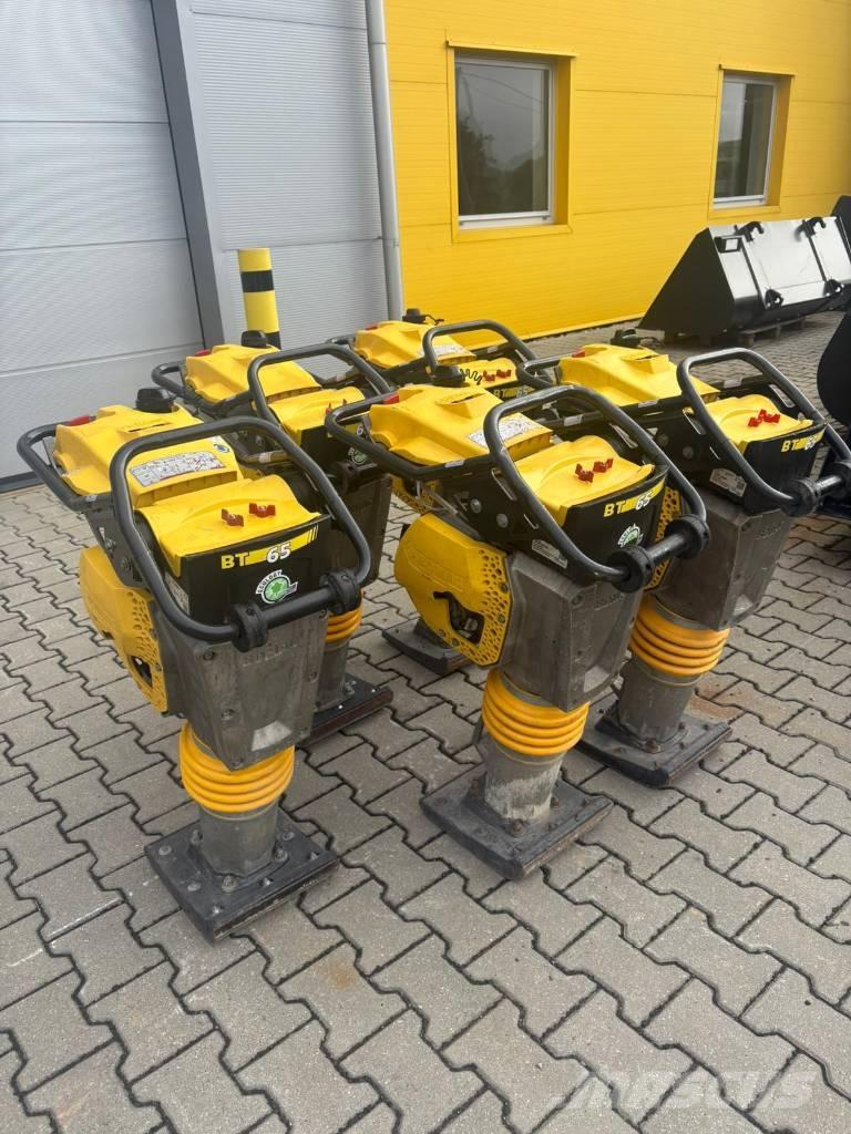 Bomag BT 65 Tärylevyt