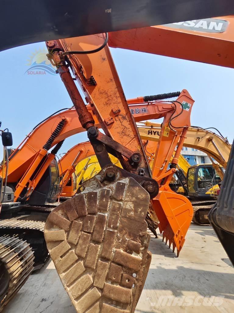 Doosan DX300LC Telakaivukoneet