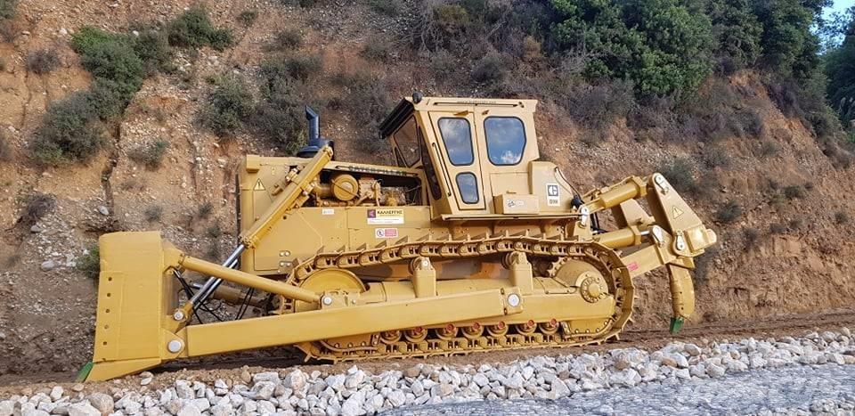 CAT D9G Telaketjupuskutraktorit