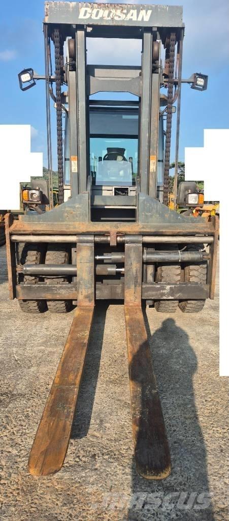Doosan D 160 S-5 Dieseltrukit
