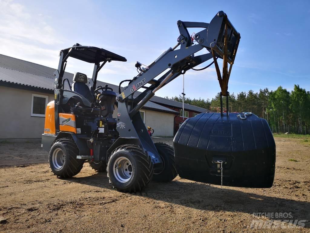 GiANT 1500 Yleiskuormaajat