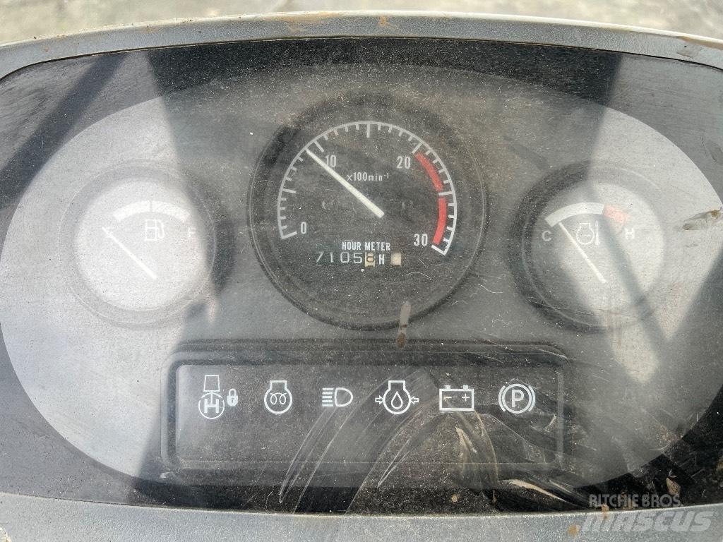 Hitachi EG 40 R Teladumpperit